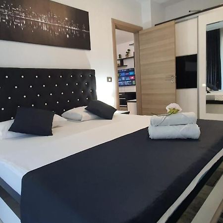 Alezzi Resort Luxury Apartament Prima Linie La Mare นาโวดาริ ภายนอก รูปภาพ