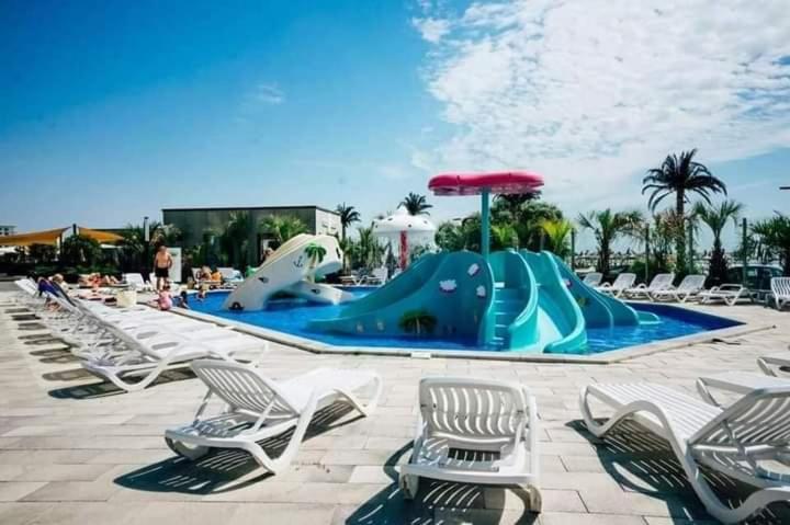 Alezzi Resort Luxury Apartament Prima Linie La Mare นาโวดาริ ภายนอก รูปภาพ